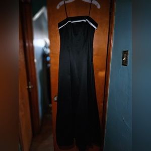 Michaelangelo Elegant Strapless Black dress | Color: Black | Size: 8        1999